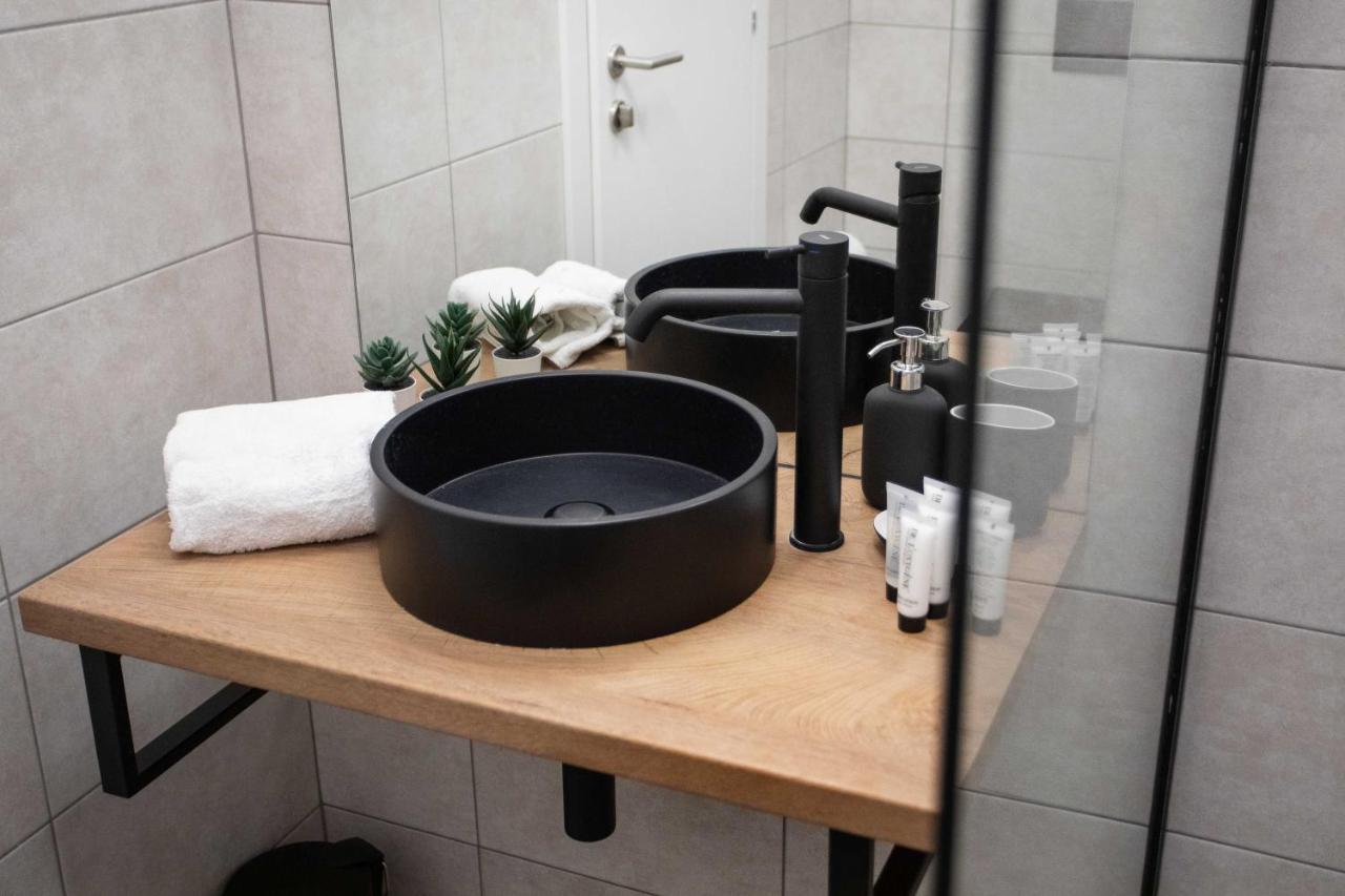 Design City Center Apartments Near Park Zrinjevac ザグレブ エクステリア 写真