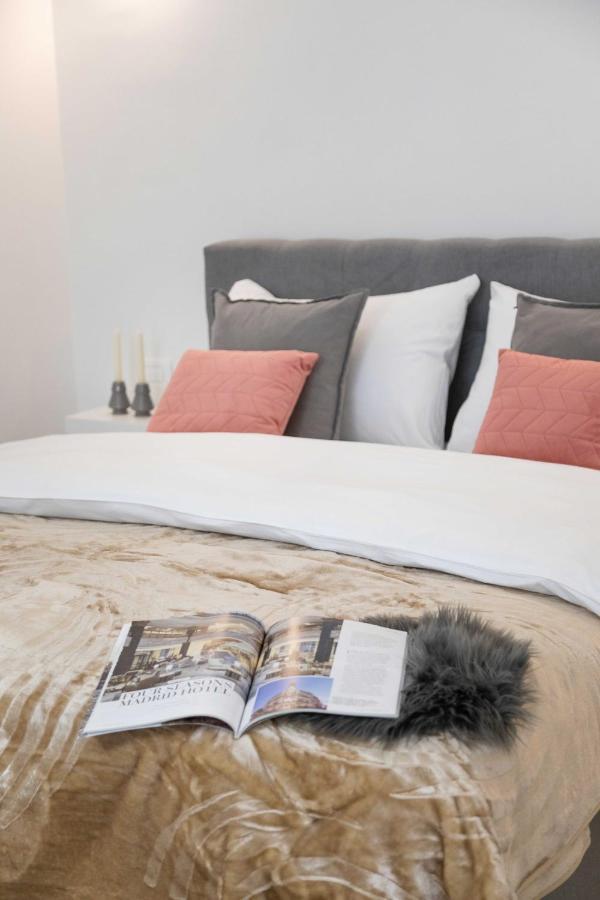 Design City Center Apartments Near Park Zrinjevac ザグレブ エクステリア 写真